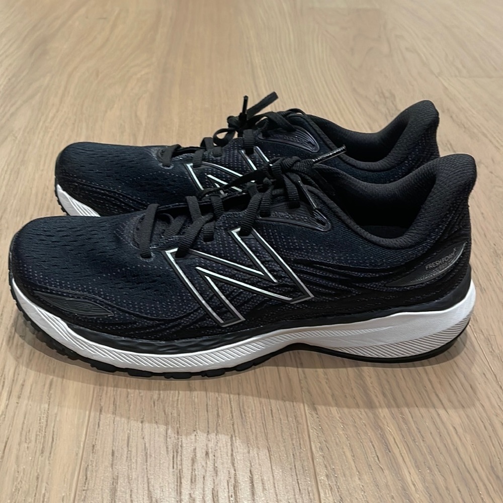 Brand new - Women’s New Balance Fresh Foam 860 sneakers